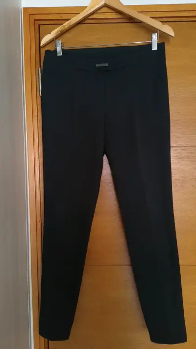Pantalón negro elegante para mujer - miniatura 1