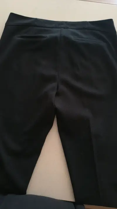 Pantalón negro elegante para mujer - miniatura 3