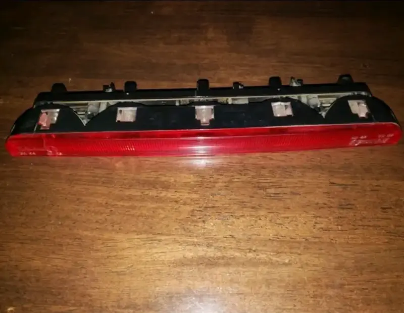Tercera luz de freno para Peugeot 307 Hatchback - 2