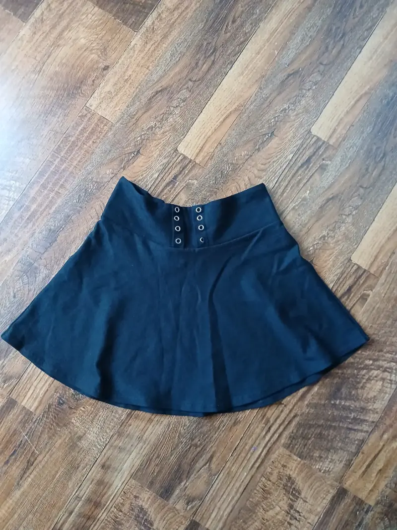 Variedad de ropa de mujer - 2