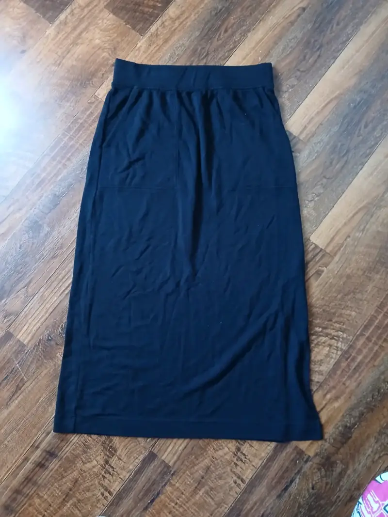 Variedad de ropa de mujer - 5