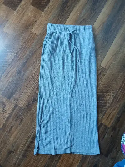 Variedad de ropa de mujer - miniatura 6