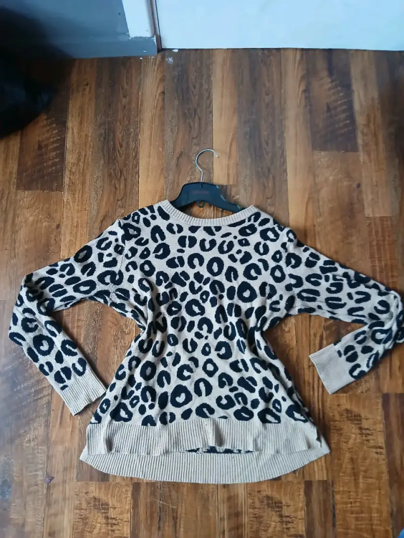 Variedad de ropa de mujer - 8