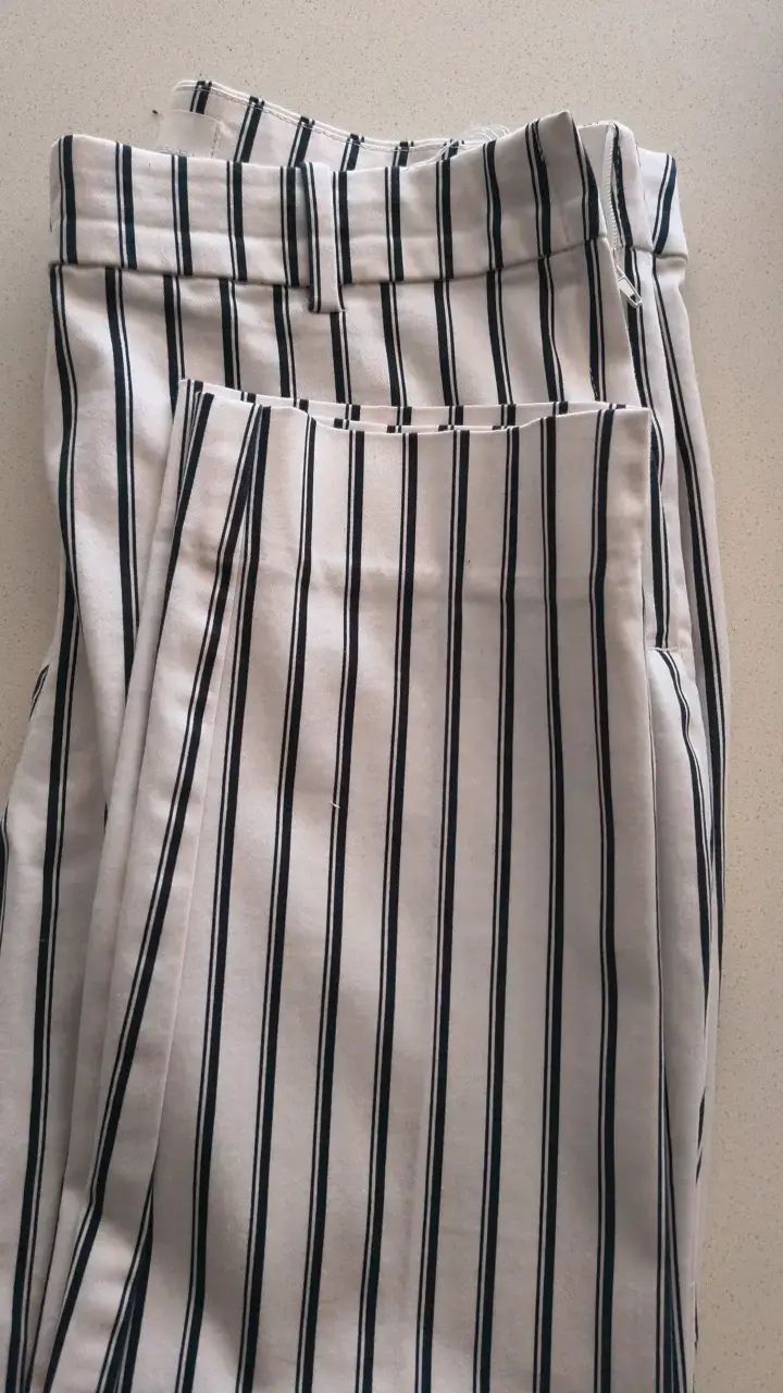 Pantalones a rayas blanco y negro para mujer - 2