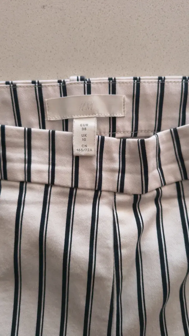 Pantalones a rayas blanco y negro para mujer - 4