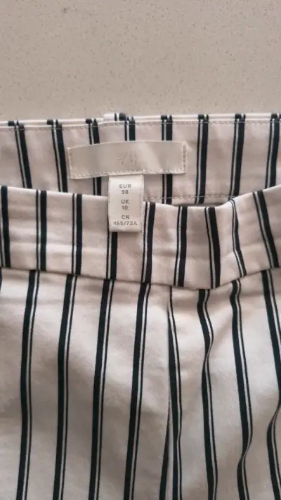 Pantalones a rayas blanco y negro para mujer - miniatura 4