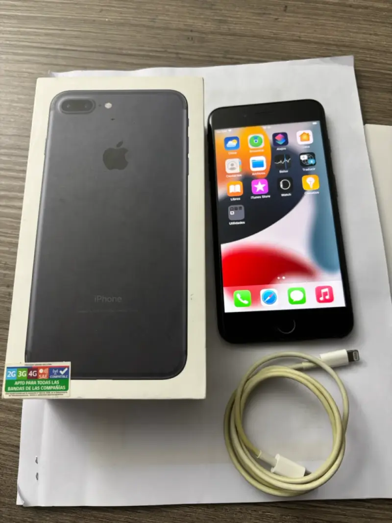 iPhone 7 Plus 64GB Negro en Buen Estado - 2