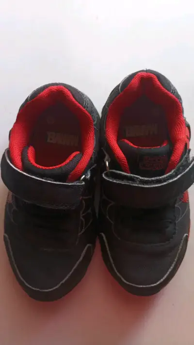 Zapatillas de niño Spiderman negras y rojas - miniatura 3