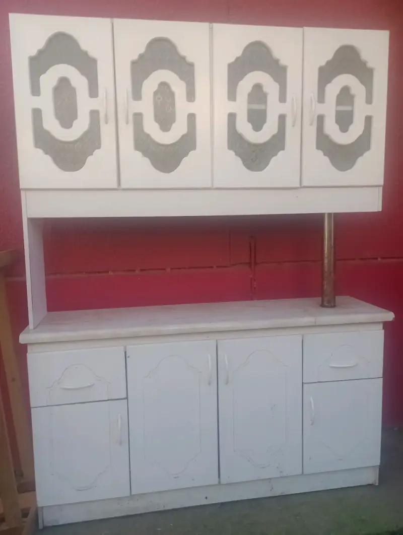 Mueble de cocina blanco con alacena - 2