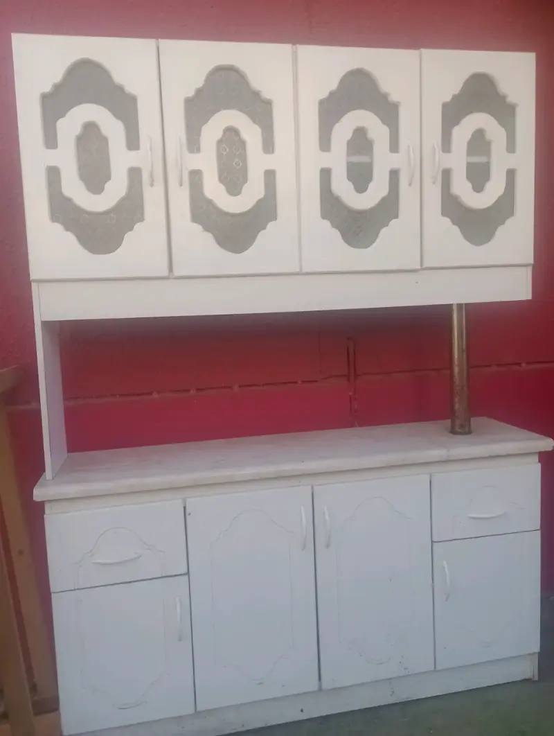 Mueble de cocina blanco con alacena - 3