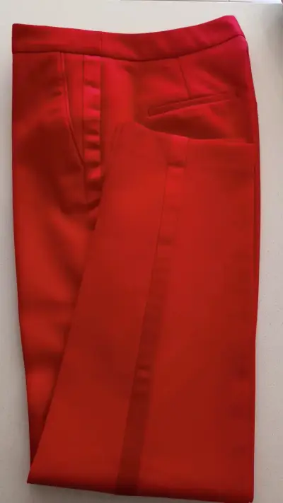 Pantalones rojos elegantes para mujer - miniatura 2