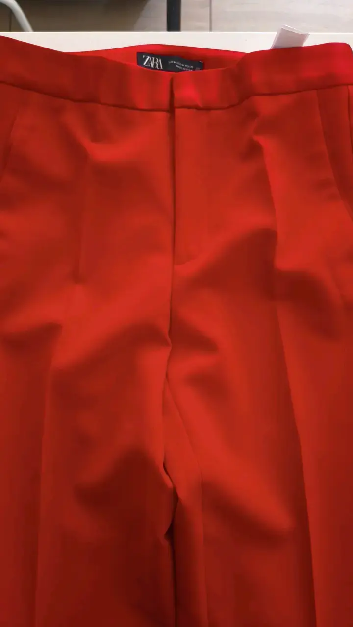 Pantalones rojos elegantes para mujer - 4