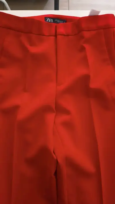 Pantalones rojos elegantes para mujer - miniatura 4
