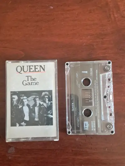 Cassette de música Queen The Game vintage - miniatura 2