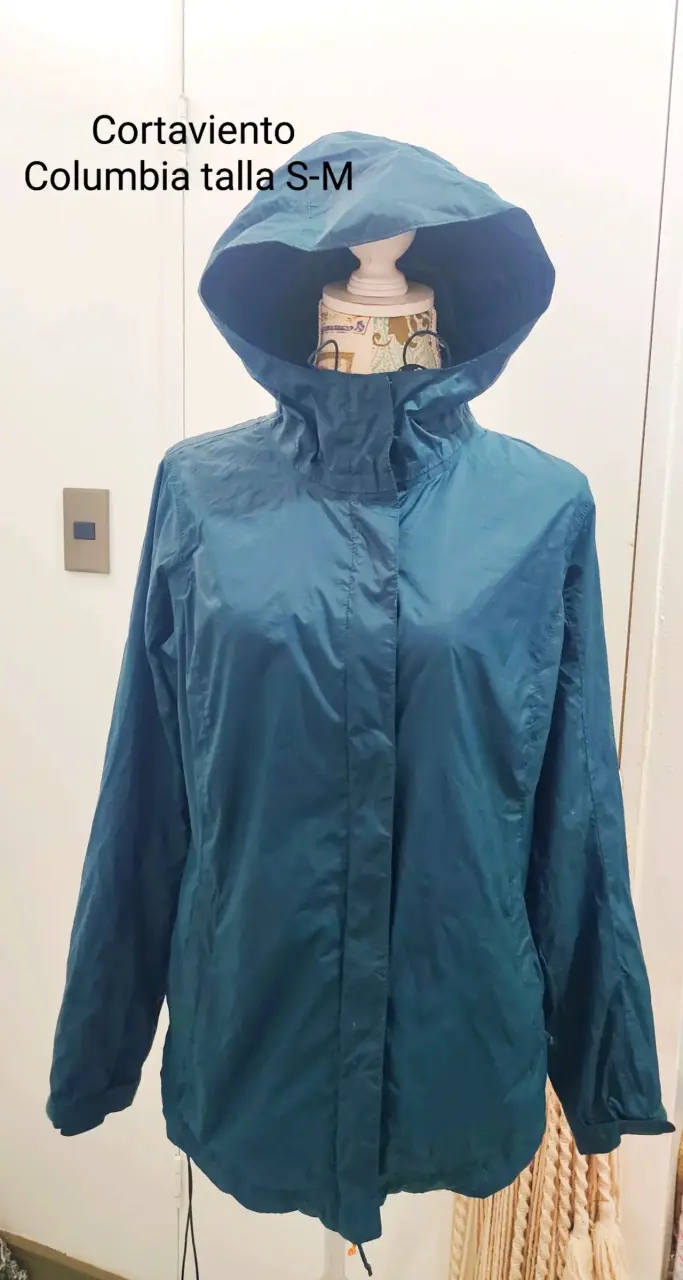 Cortaviento Columbia azul talla S-M