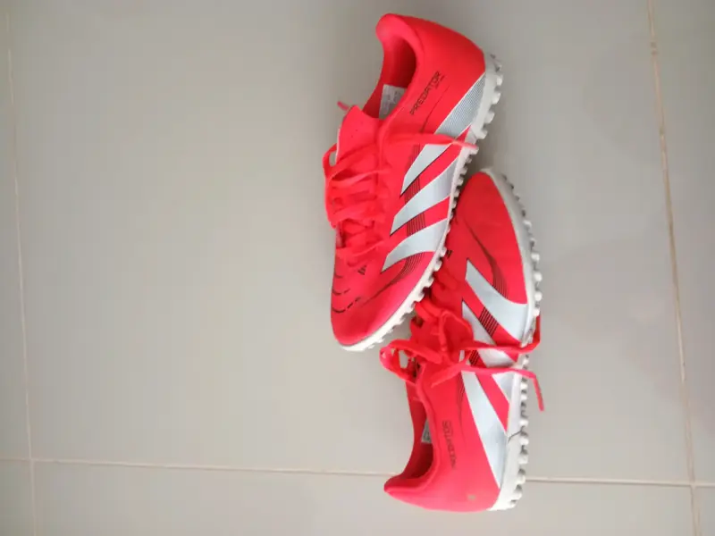 Zapatillas de fútbol Adidas Predator rojas - 1