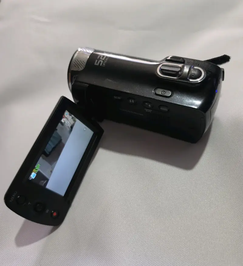 Videocámara Samsung HMX-F800 HD con Zoom Óptico 52 - 6