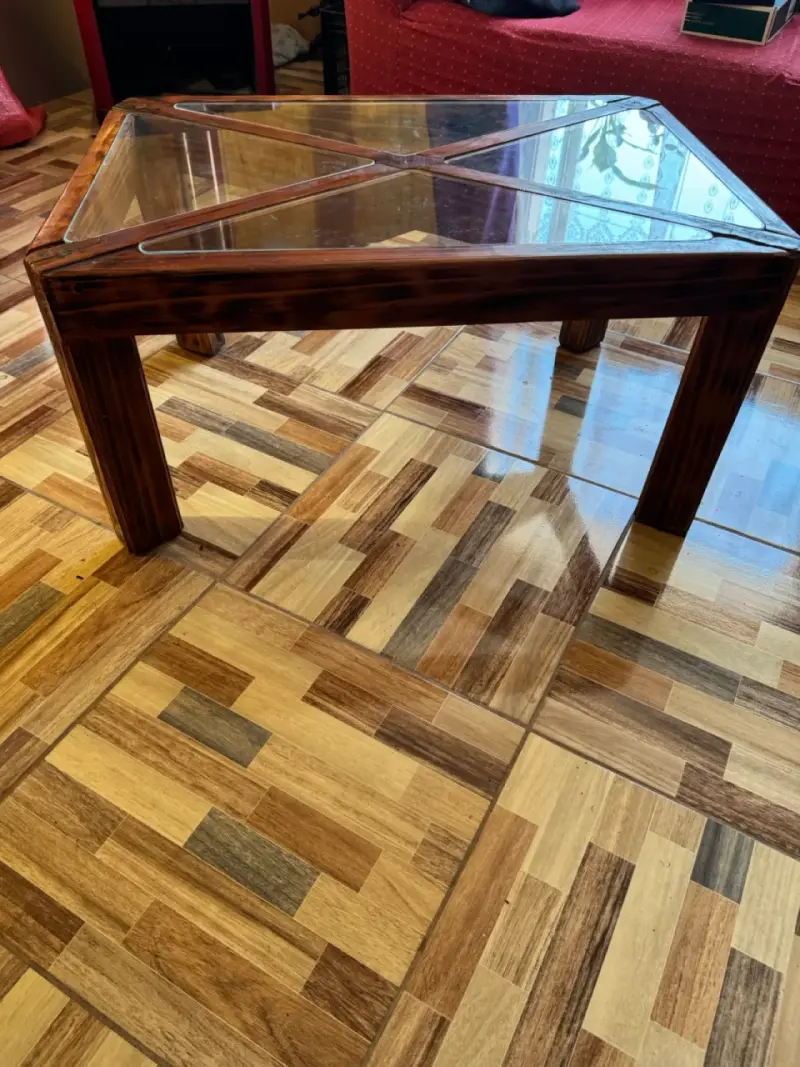 Mesa de Centro de Madera y Vidrio - 1