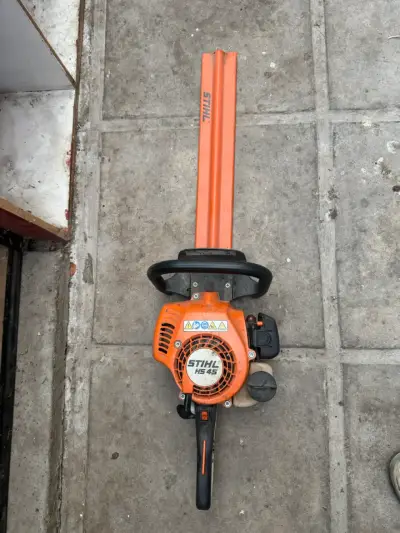 Cortasetos a gasolina Stihl HS 45 - miniatura 1