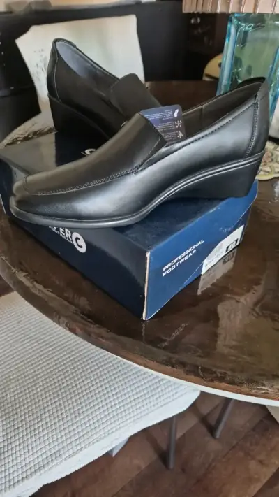 Zapatos de vestir negros Calper con tacón bajo - miniatura 1