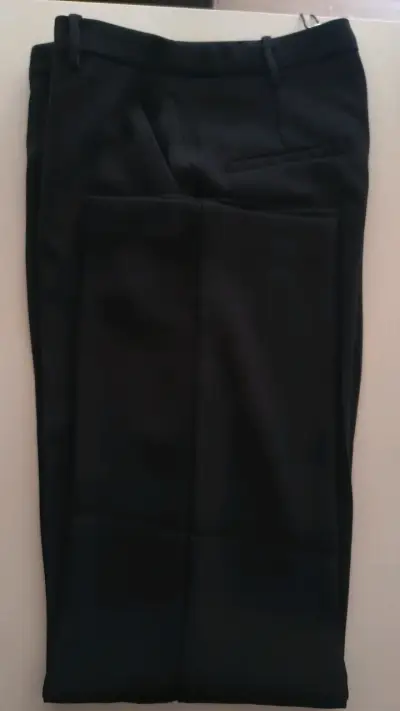 Pantalones de vestir negros. - miniatura 2