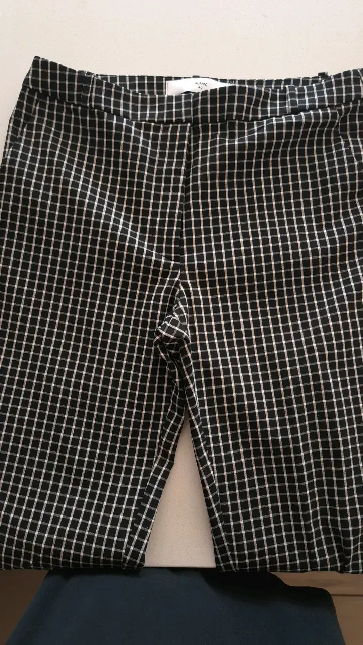 Pantalones de vestir negro cuadrillé. - 4