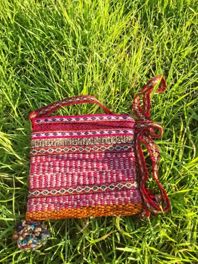 Bolso Pequeño artesanal tejido colorido - miniatura 1