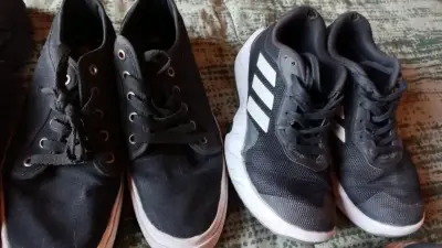 Lote zapatillas y ropa - miniatura 3