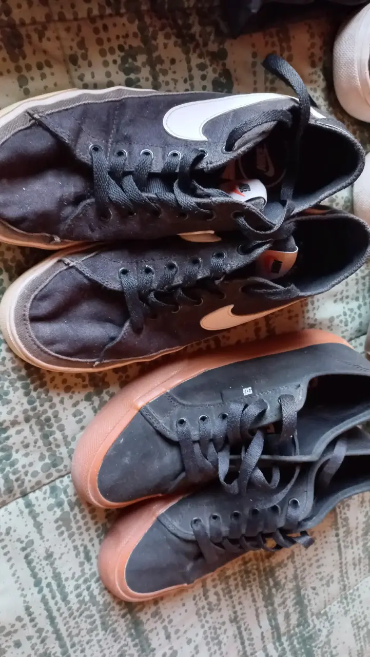 Lote zapatillas y ropa - 4