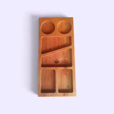Tabla de madera para servir con compartimentos - miniatura 1
