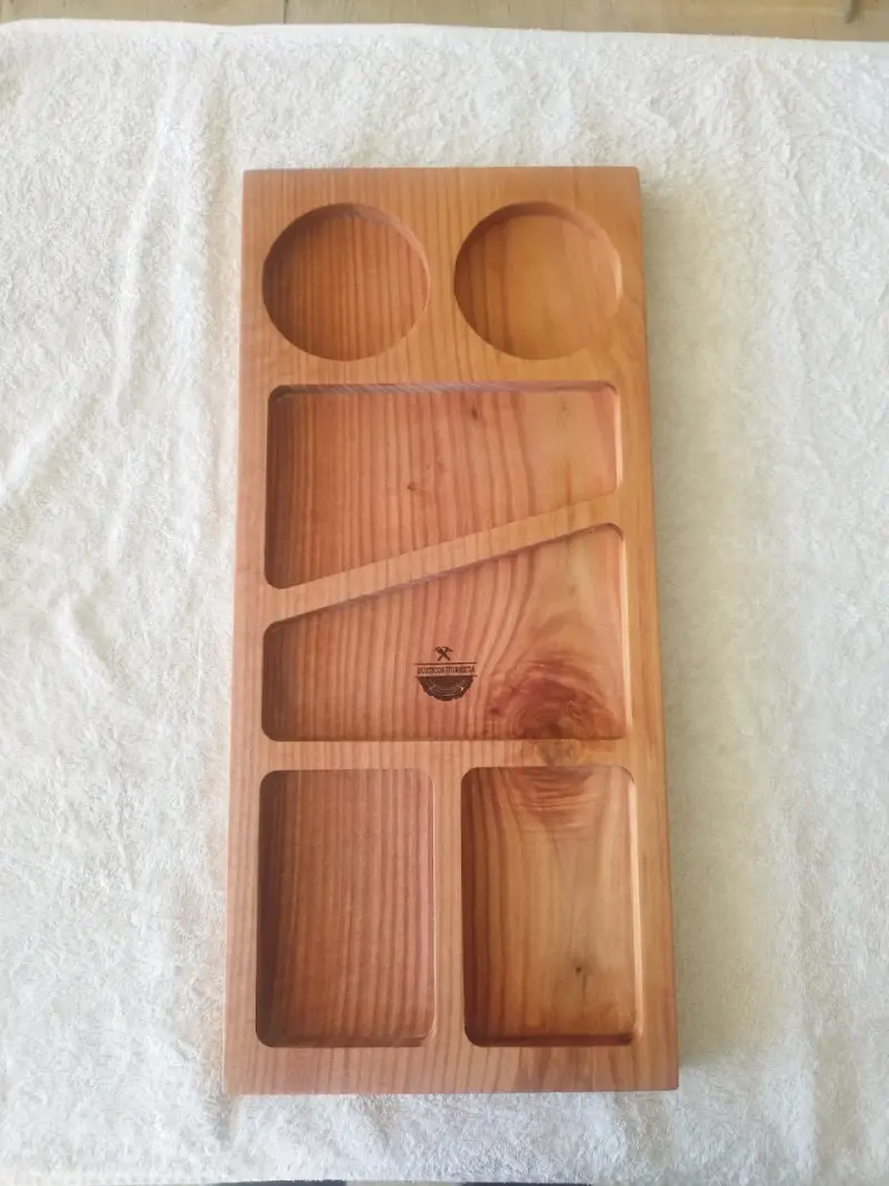 Tabla de madera para servir con compartimentos - 2