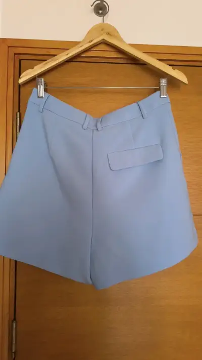 Shorts de mujer azul claro elegantes - miniatura 2