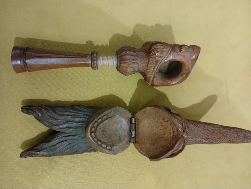 Pipas de madera tallada con diseño de rostros - 3