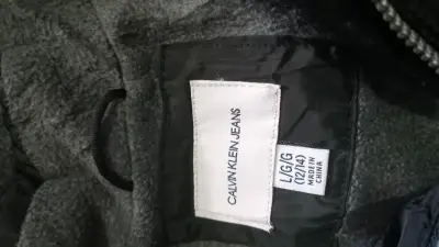 Abrigo negro con capucha Calvin Klein para mujer - miniatura 2