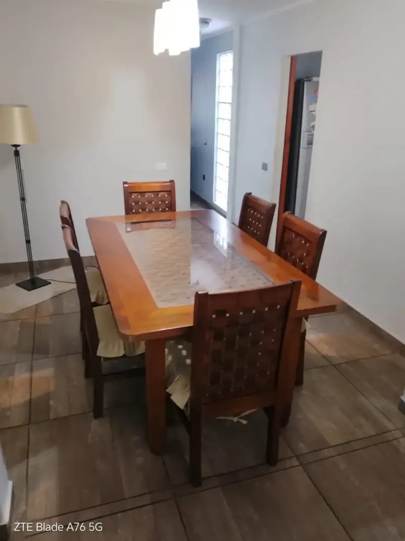 Juego de comedor de madera con 6 sillas - 2
