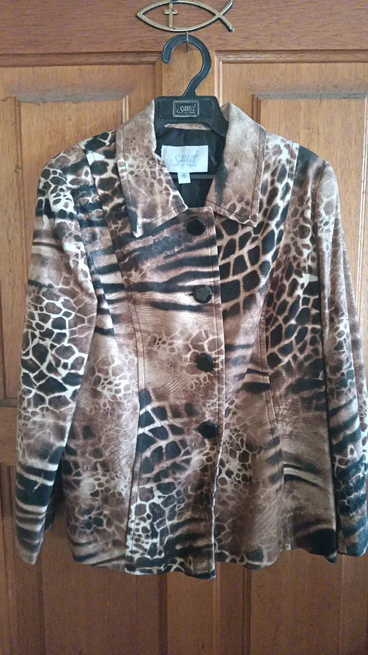 Chaqueta animal print para mujer