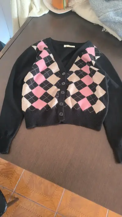 Cardigan de rombos negro y rosa - miniatura 1