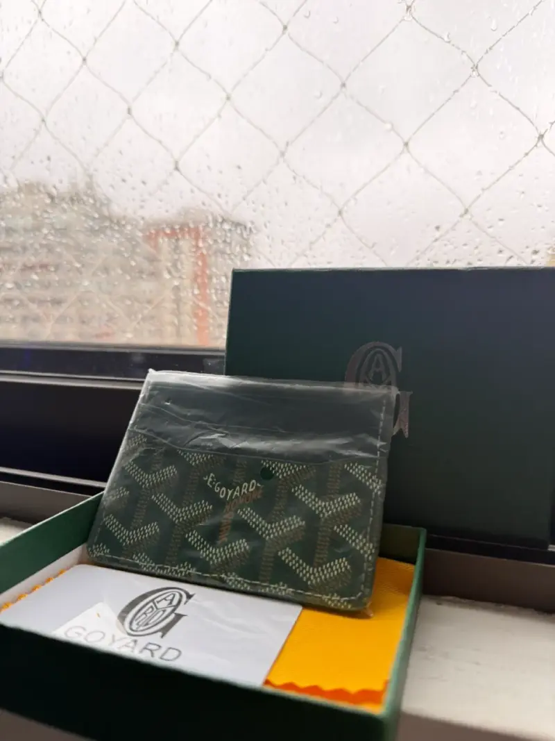 Tarjetero Goyard de cuero con caja - 1