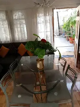Juego de Comedor de Vidrio con Sillas Metálicas - 2