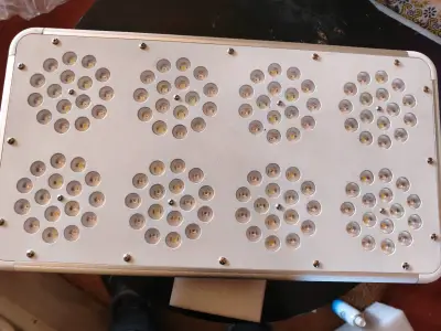 Luz LED para cultivo interior Grow Light - miniatura 1