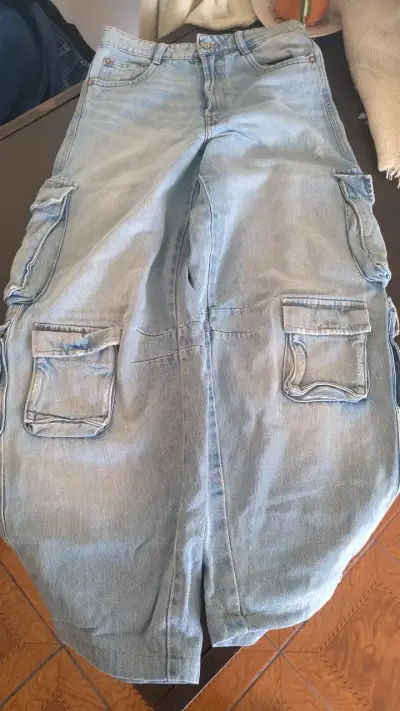 Pantalones cargo de mezclilla Zara para mujer - miniatura 1