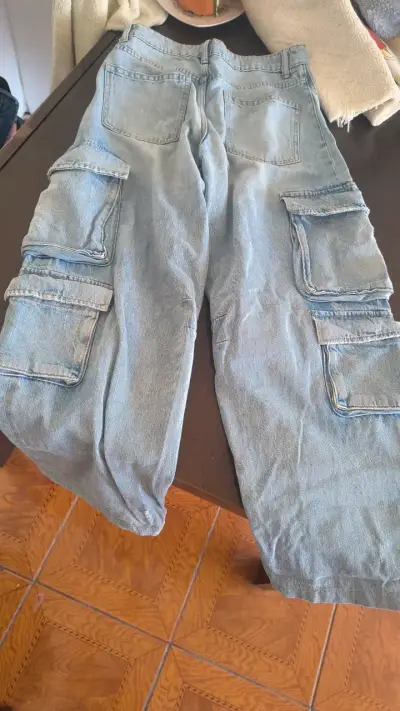 Pantalones cargo de mezclilla Zara para mujer - miniatura 3