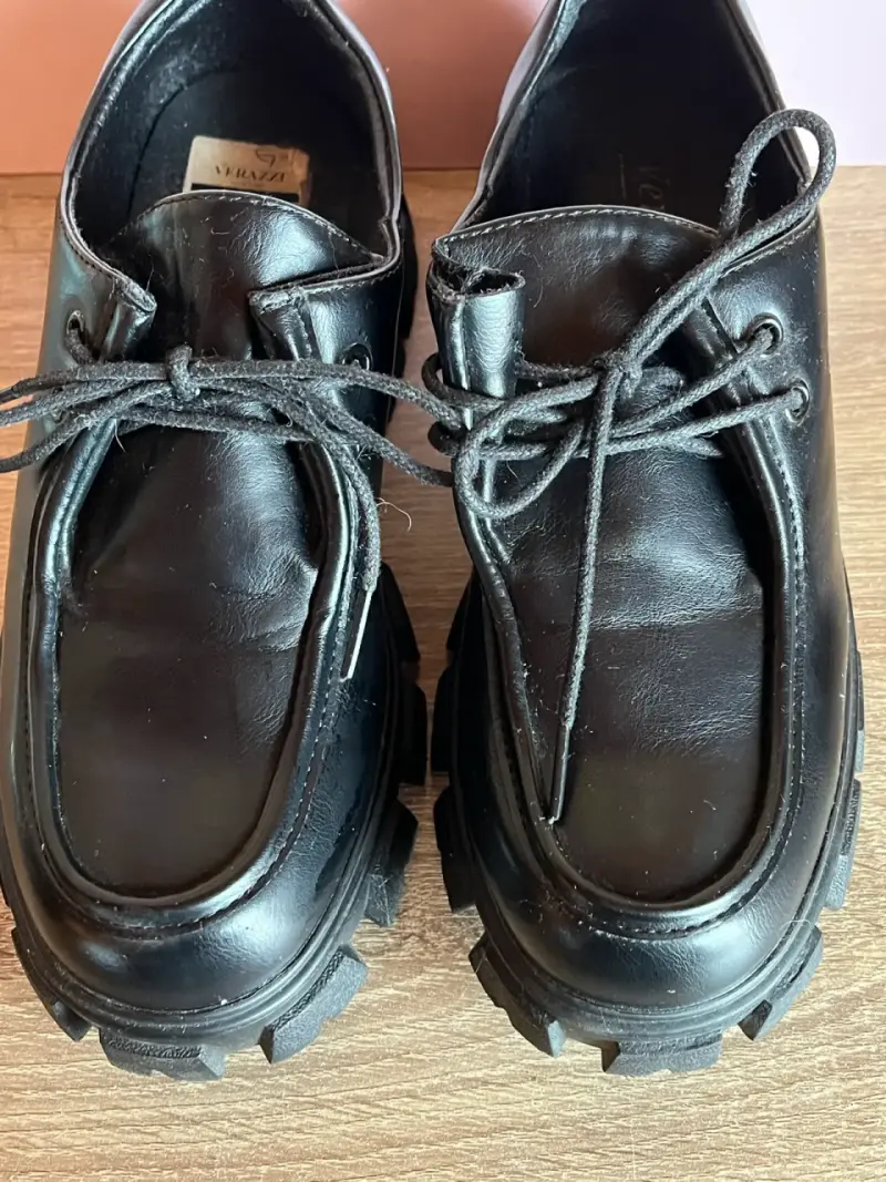 Zapatos Verazzi de cuero negro con suela gruesa - 2