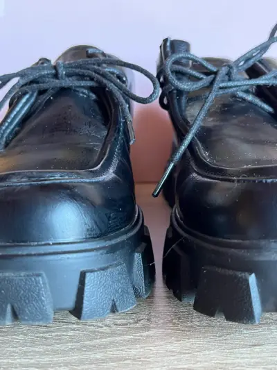 Zapatos Verazzi de cuero negro con suela gruesa - miniatura 3