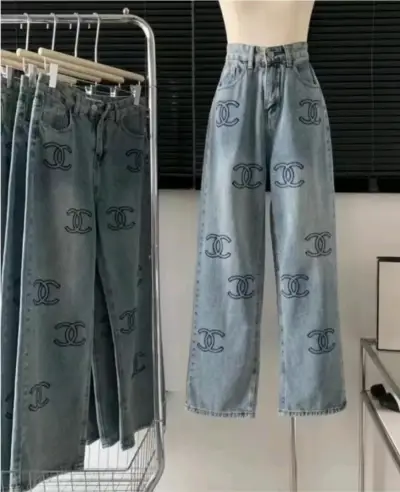 Jeans de mezclilla con logo estampado - miniatura 1