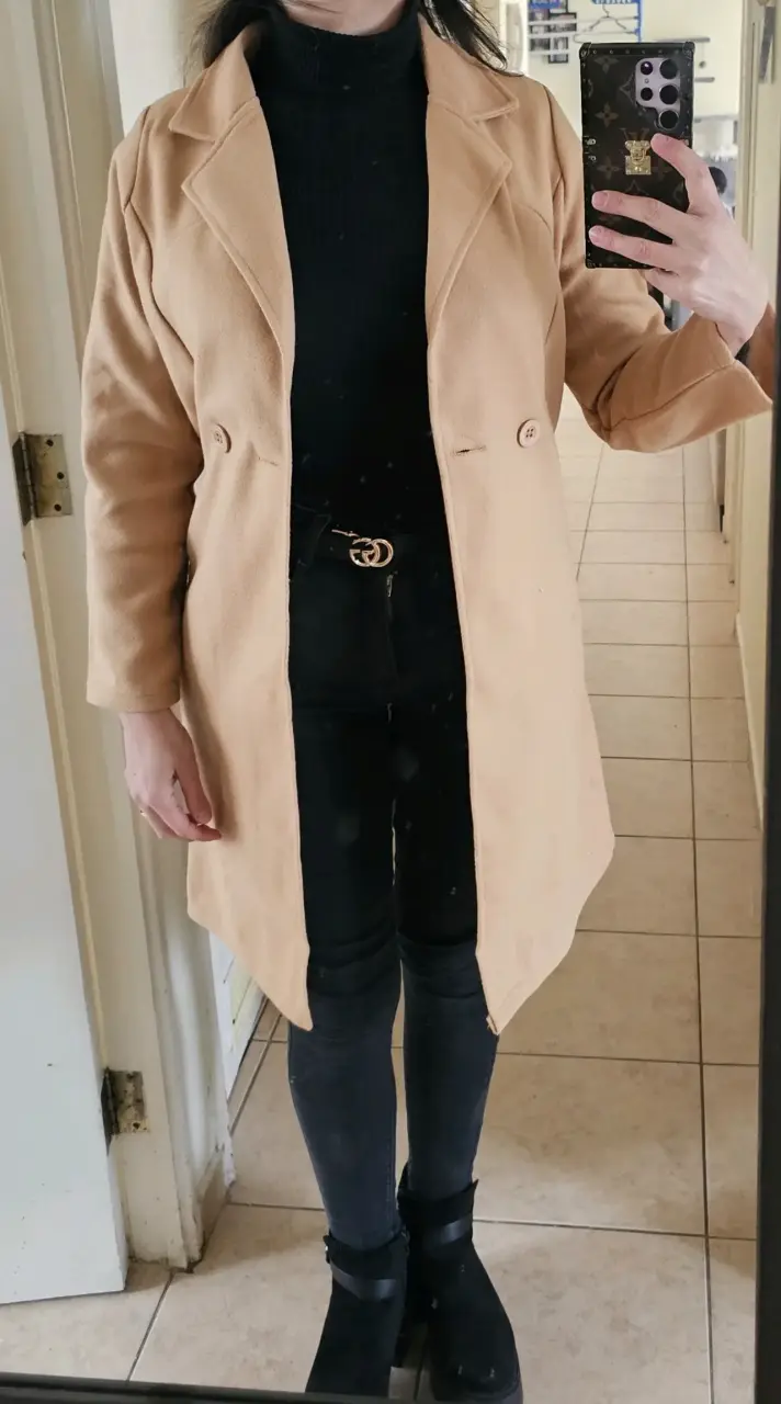 Abrigo largo beige para mujer