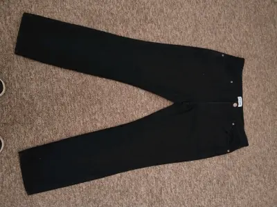 Jeans negros Wrangler para hombre en buen estado - miniatura 1