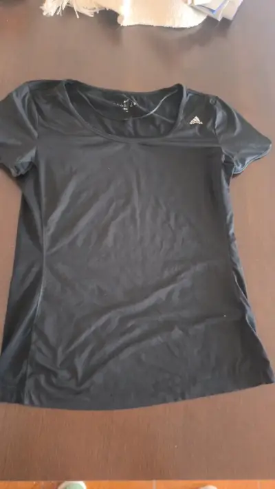 Polera deportiva negra Adidas para mujer - miniatura 1