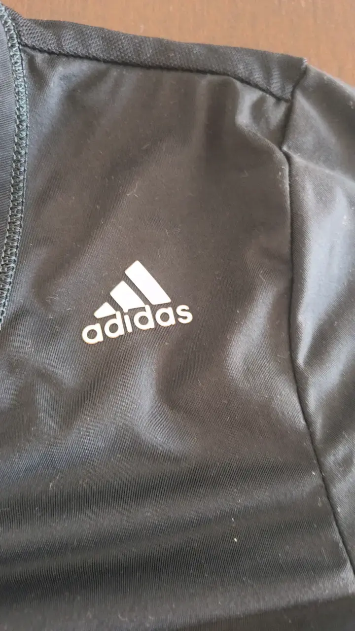 Polera deportiva negra Adidas para mujer - 2