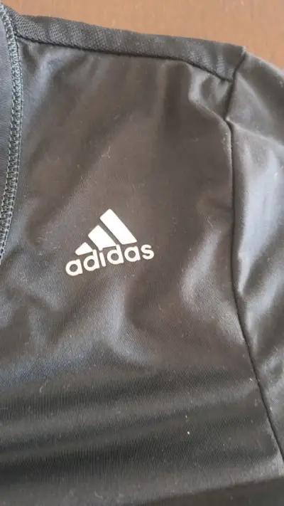 Polera deportiva negra Adidas para mujer - miniatura 2